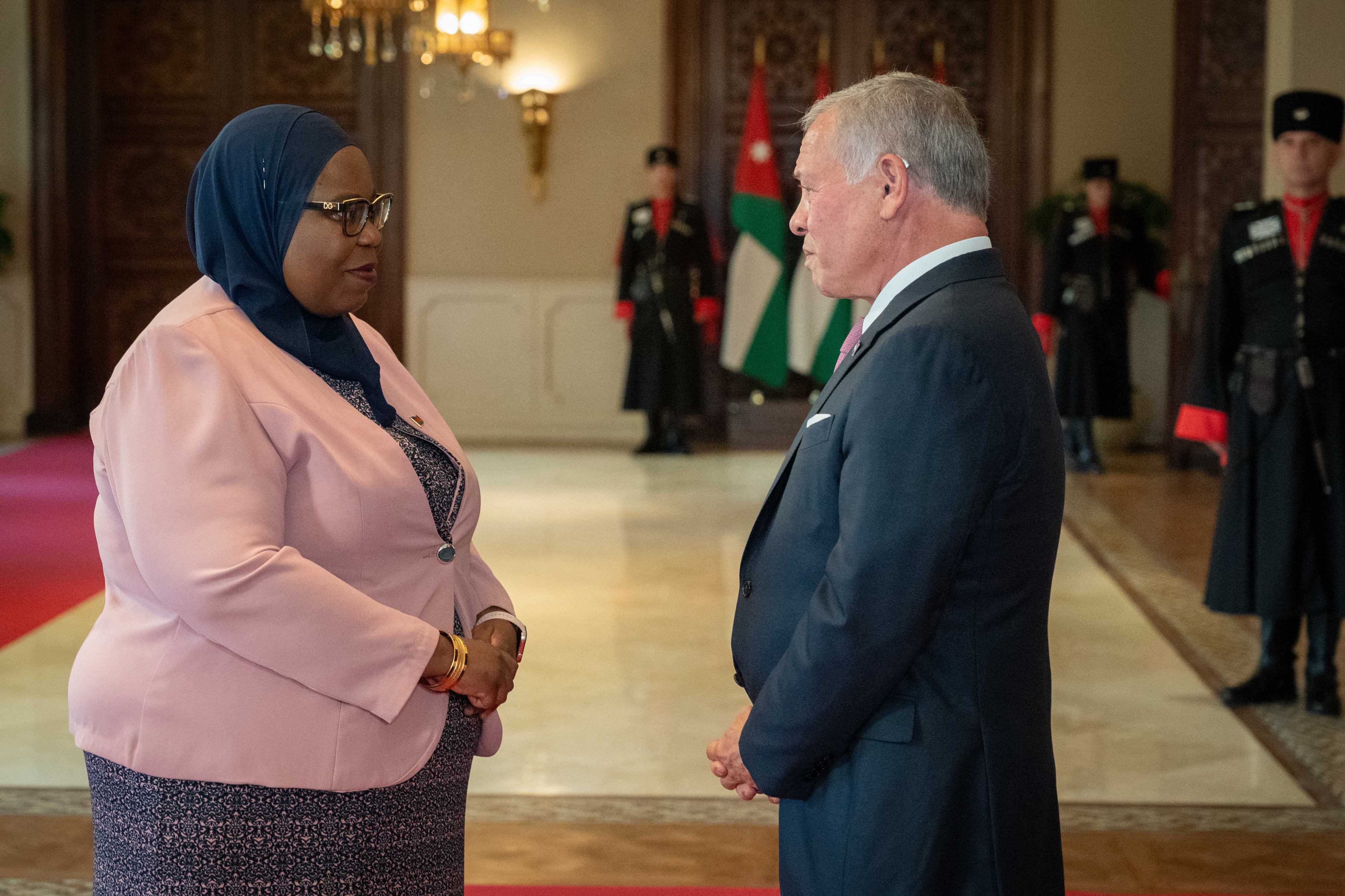 Madar Al-Saa Images 0.10303642601679042