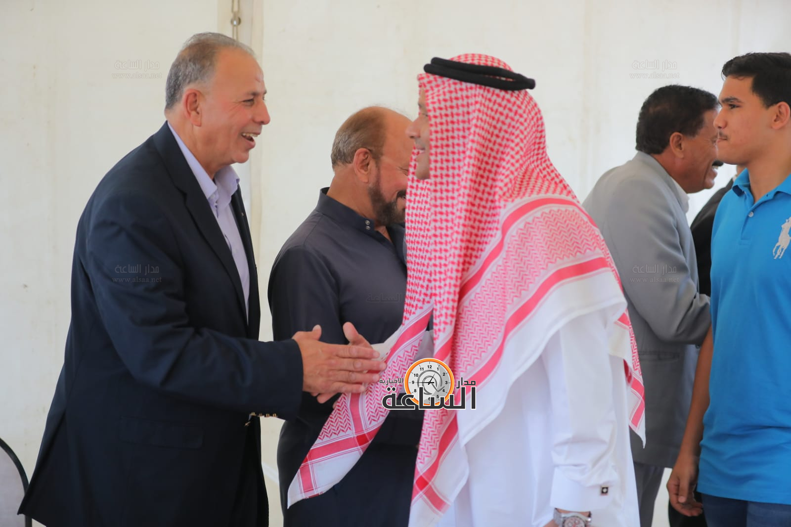 Madar Al-Saa Images 0.011833623763736645