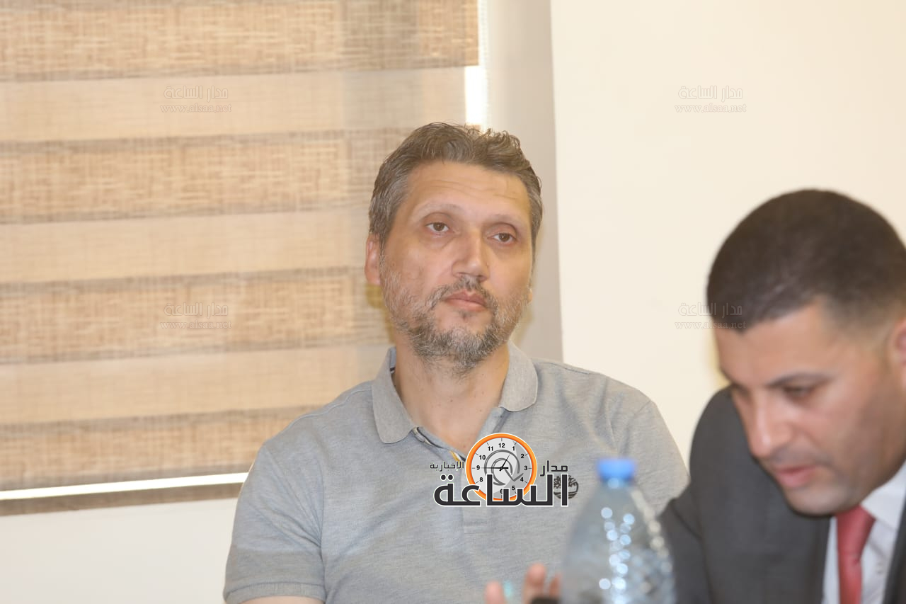 Madar Al-Saa Images 0.8262612172577126