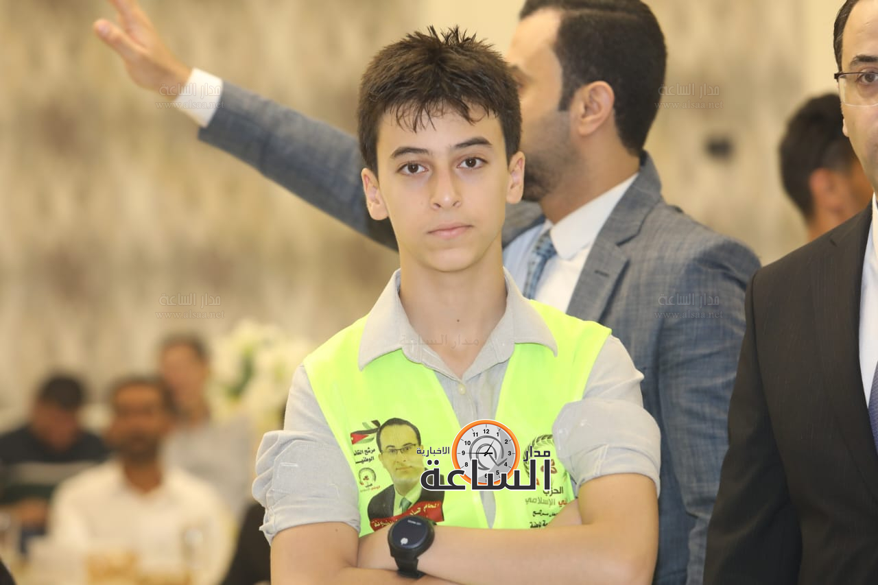 Madar Al-Saa Images 0.3842152341974834