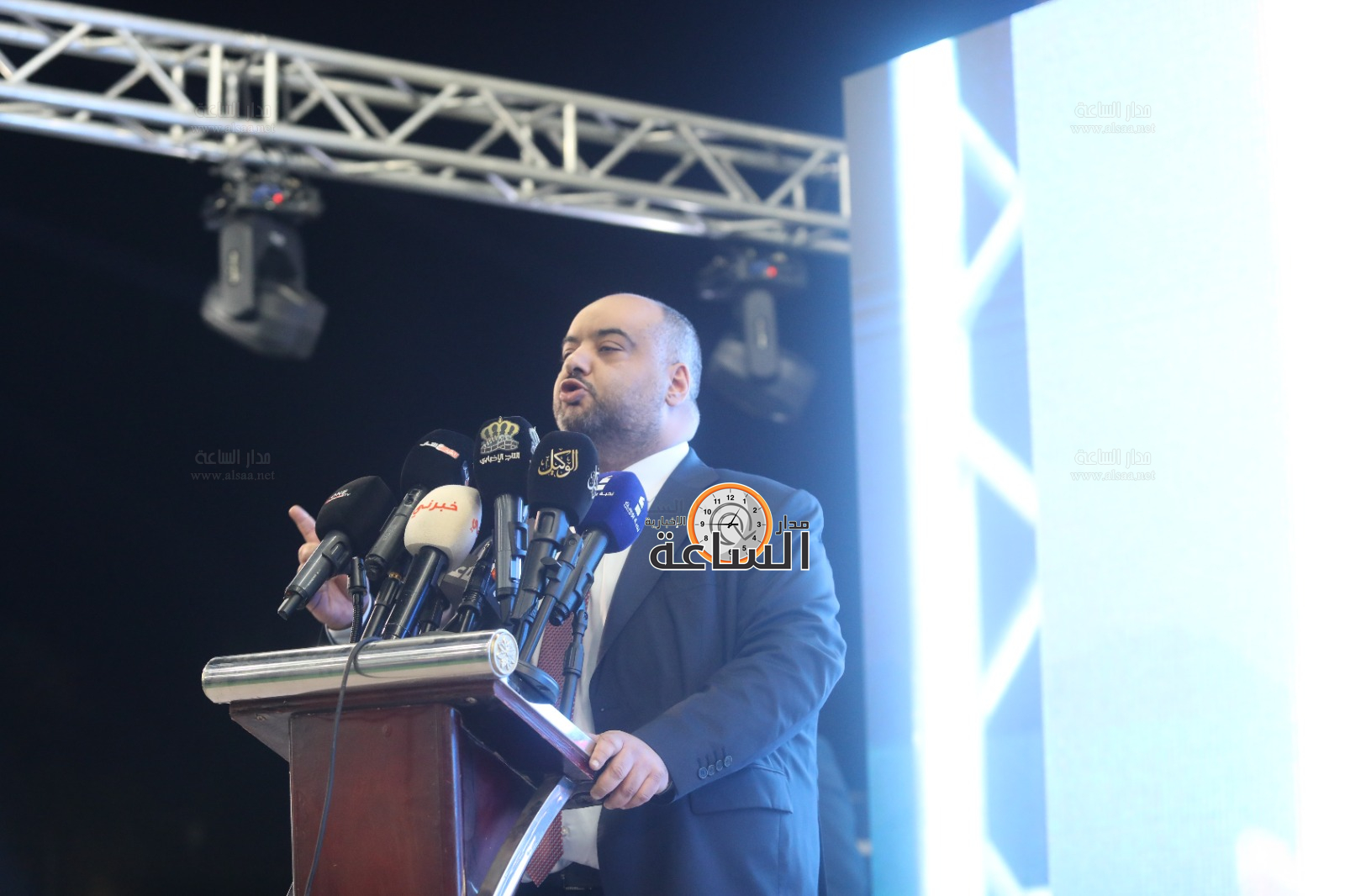 Madar Al-Saa Images 0.7517429706560061