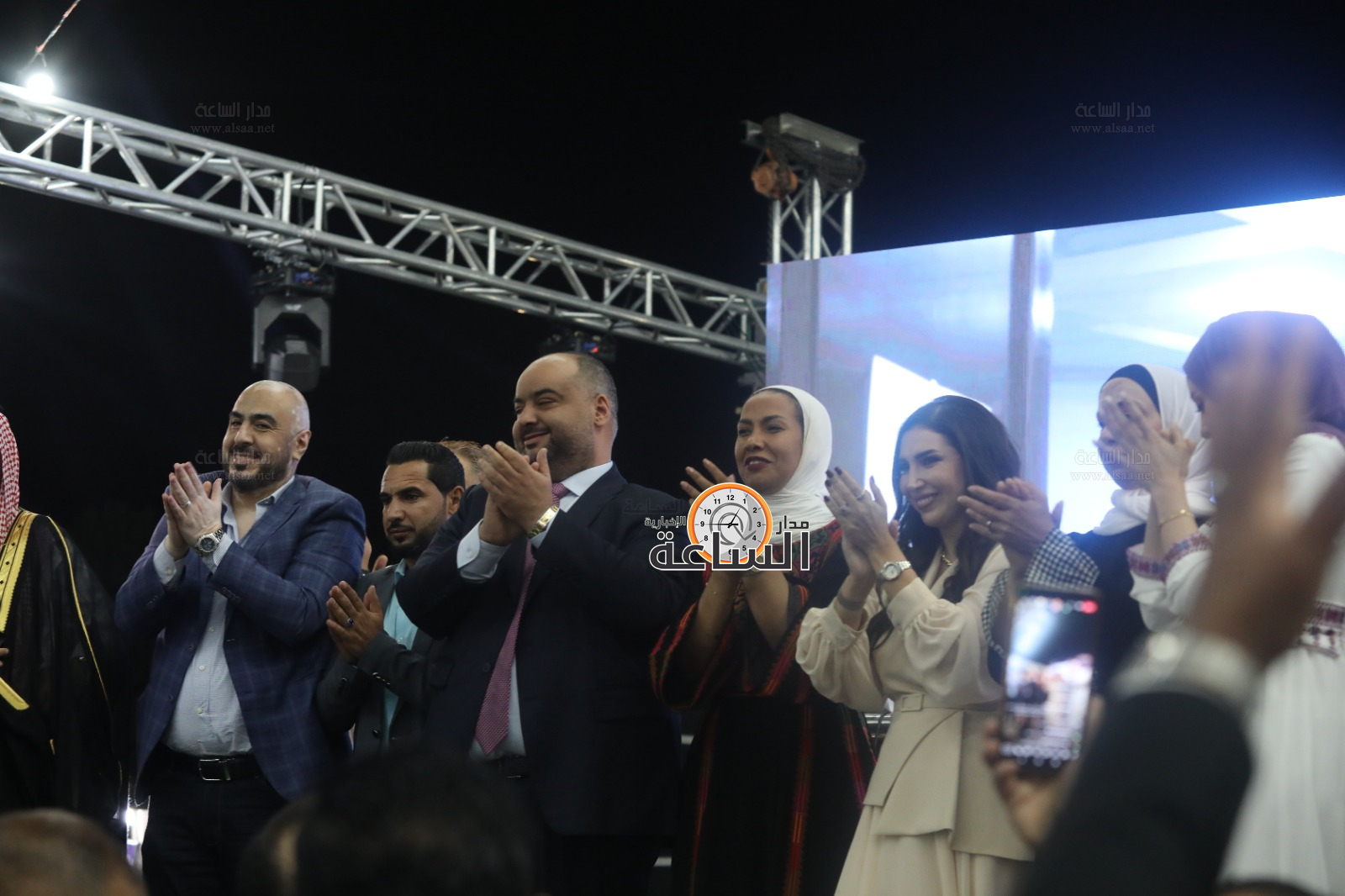 Madar Al-Saa Images 0.7196637637486509