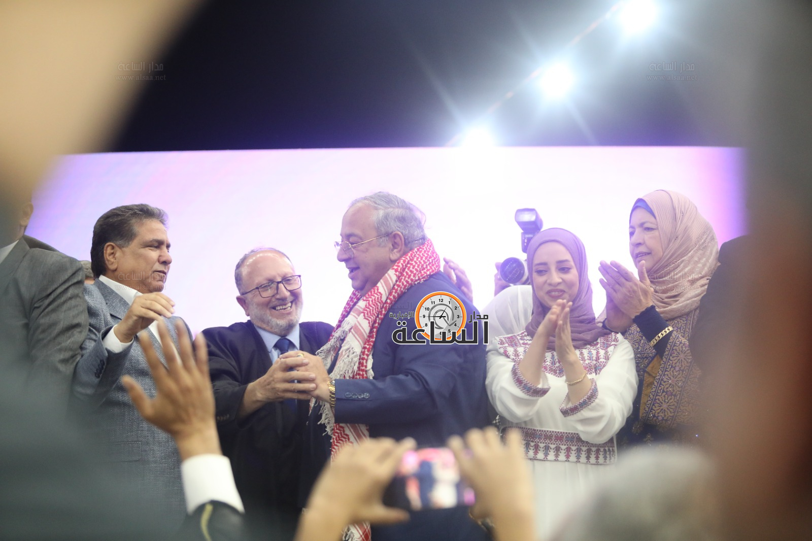 Madar Al-Saa Images 0.24132045342952013