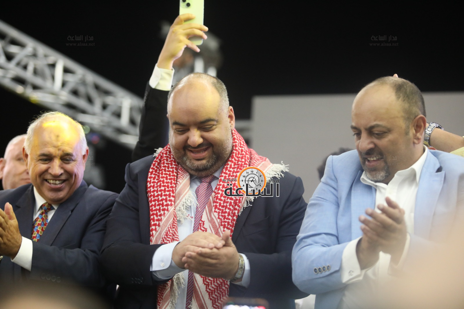 Madar Al-Saa Images 0.8129872984149875