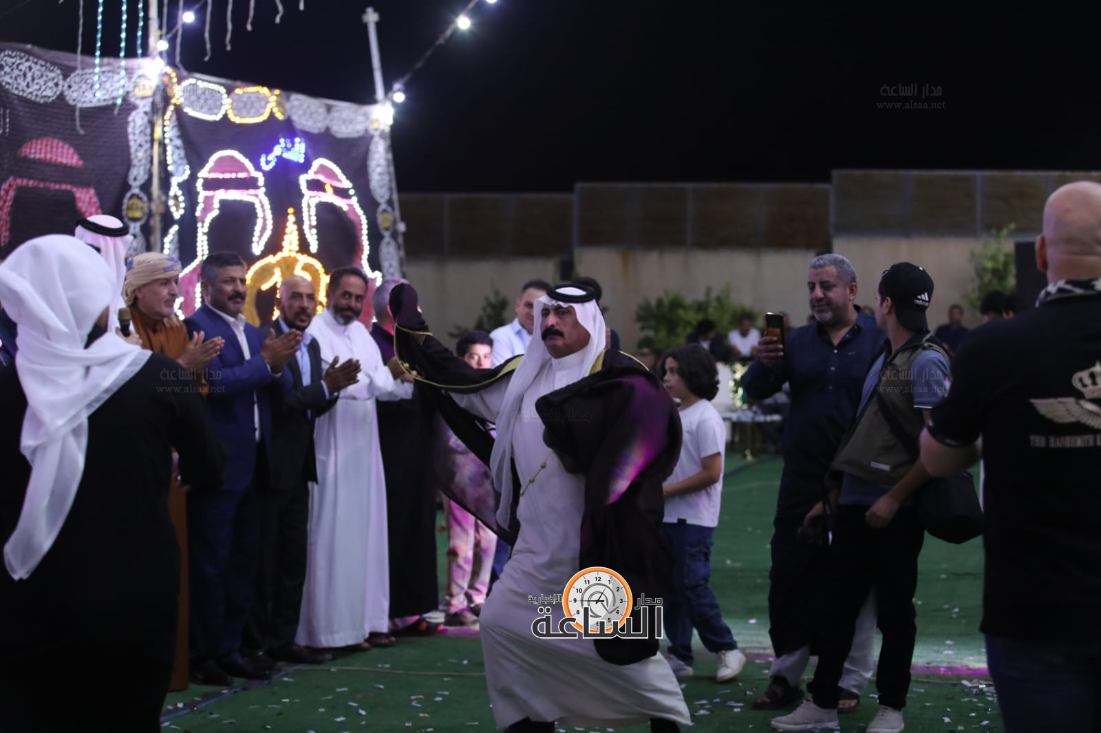 Madar Al-Saa Images 0.443759884058625