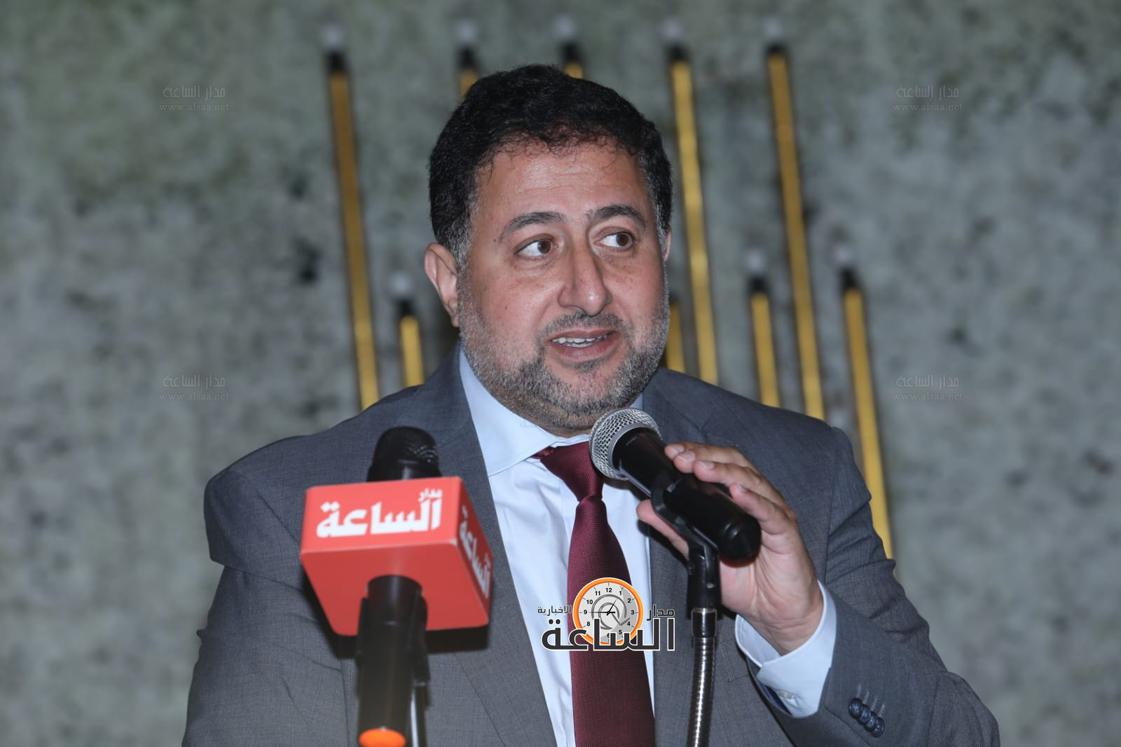 Madar Al-Saa Images 0.7370771727372558