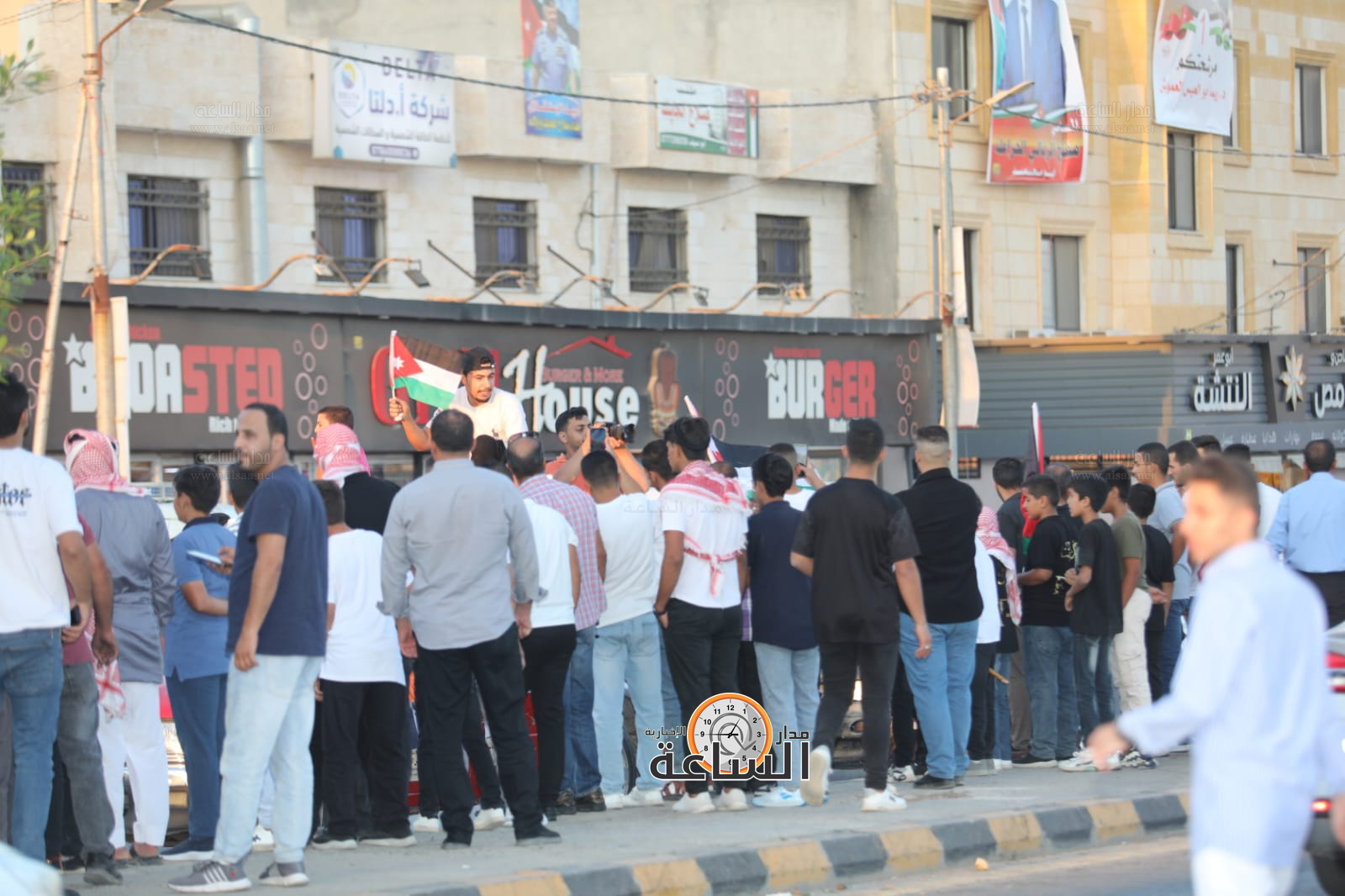 Madar Al-Saa Images 0.7007316102592418