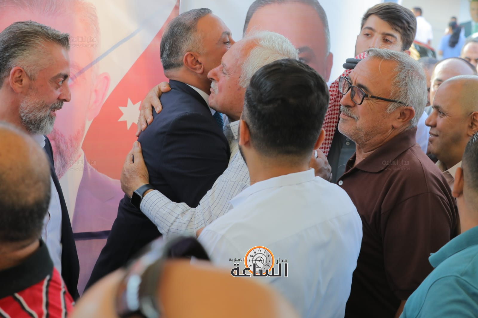 Madar Al-Saa Images 0.4917423910116179