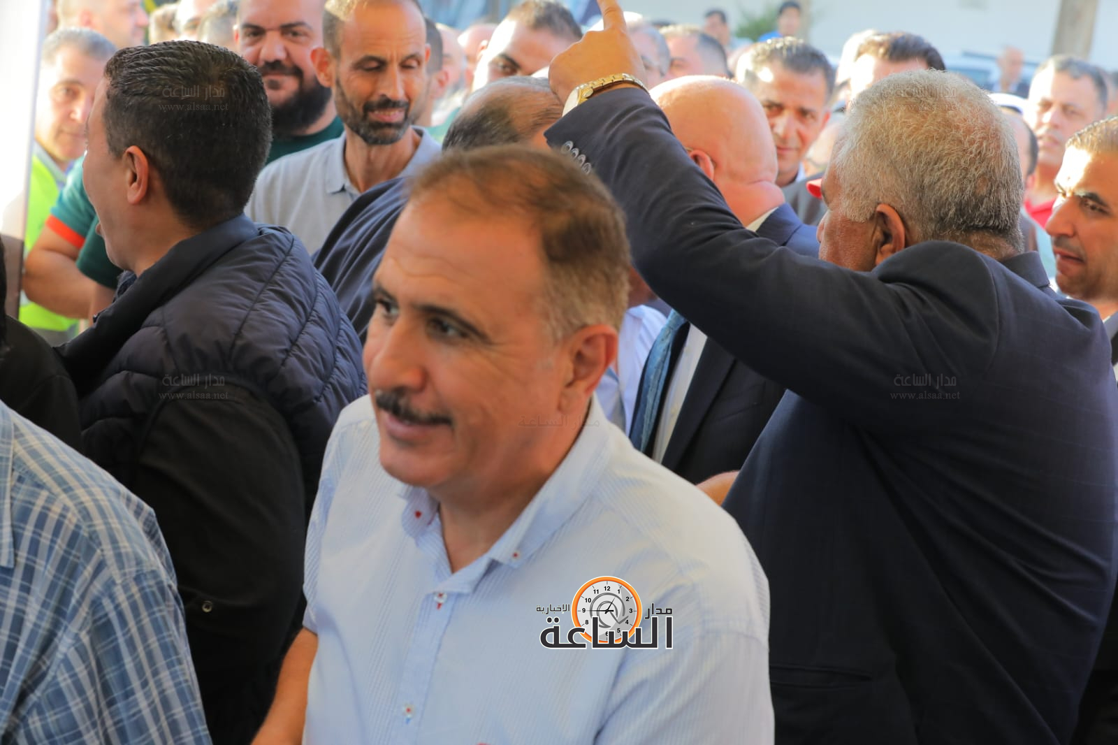 Madar Al-Saa Images 0.18377557287843915