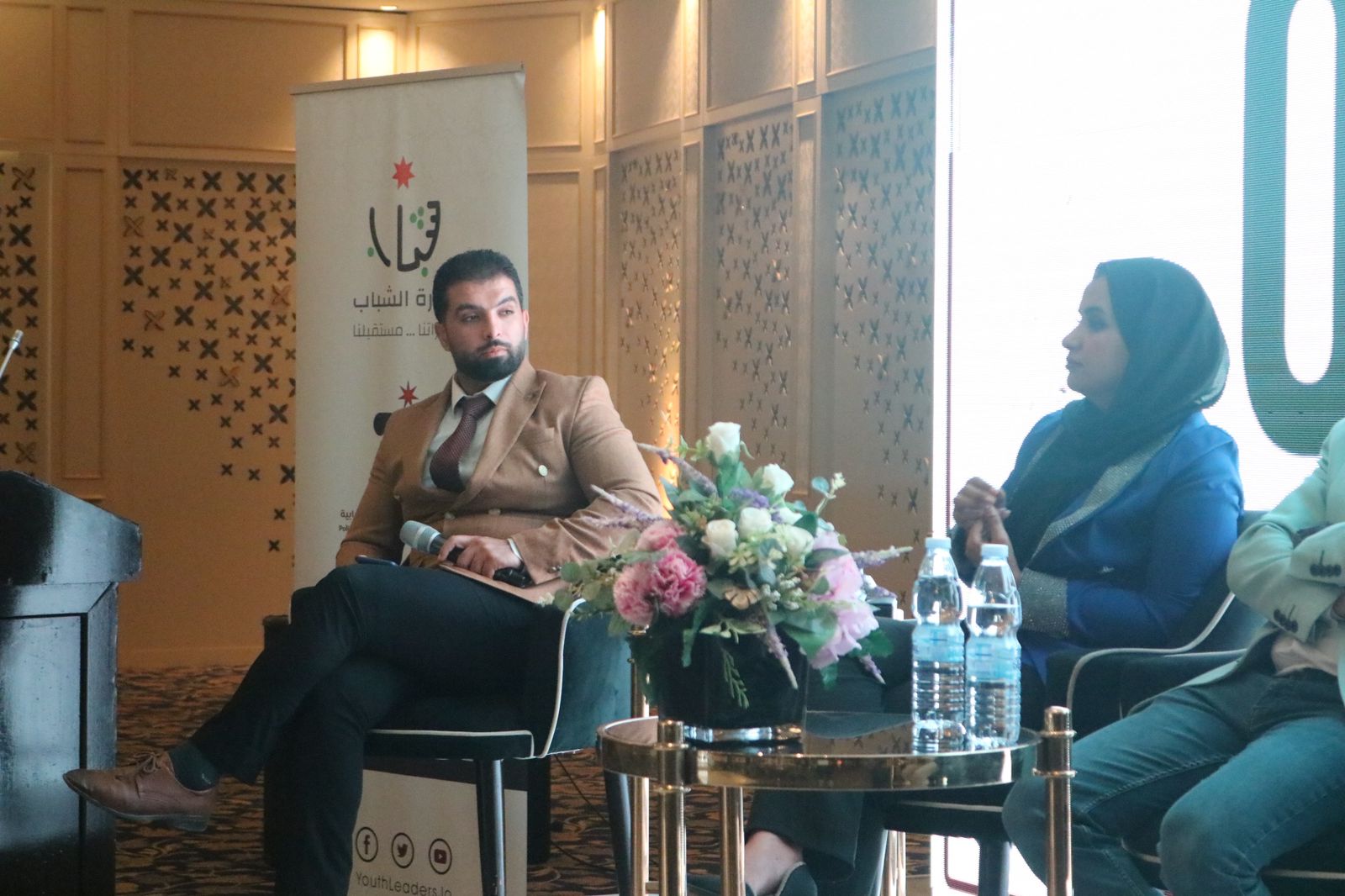 Madar Al-Saa Images 0.6151199866301169