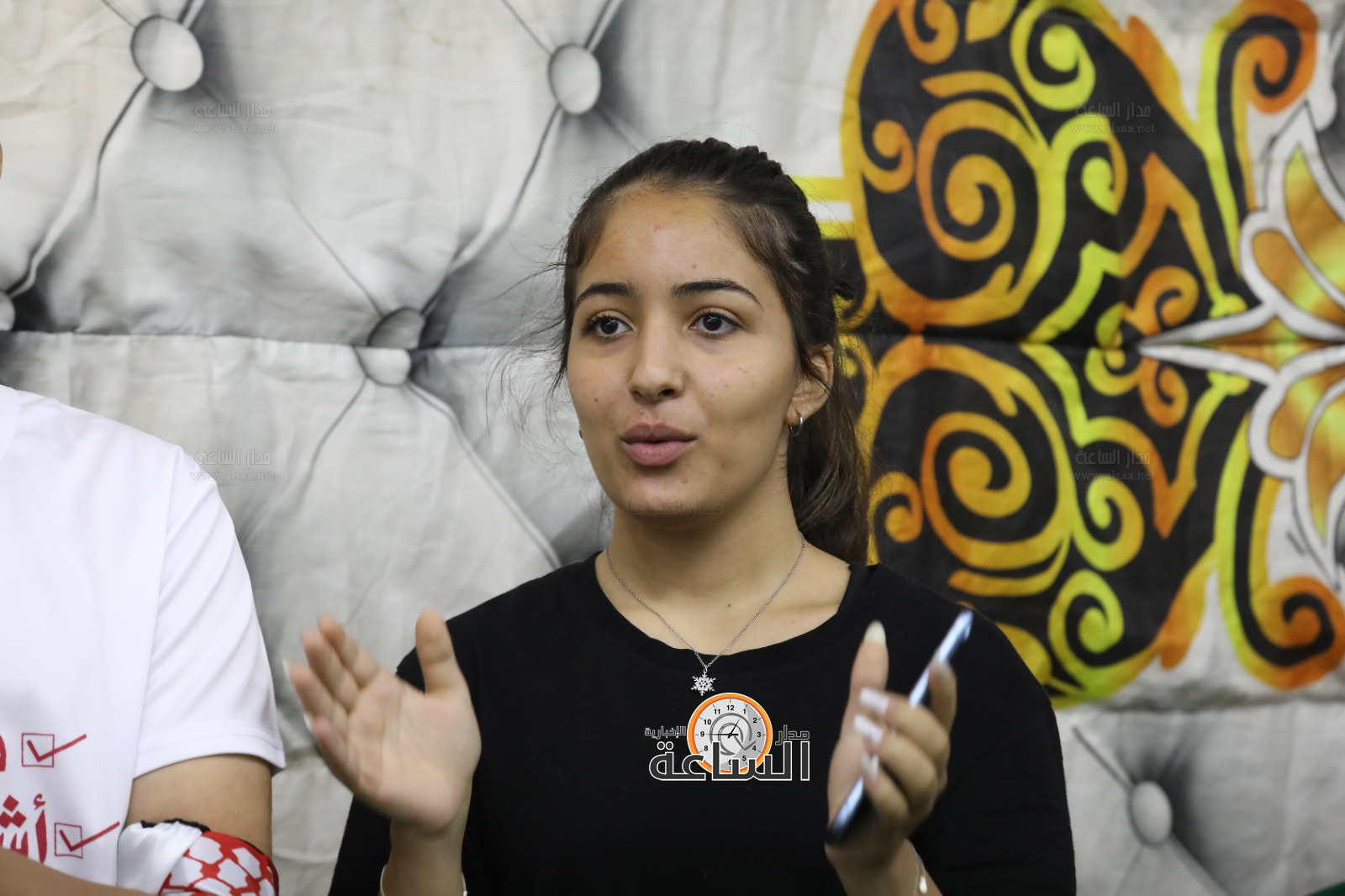 Madar Al-Saa Images 0.04253588442936618