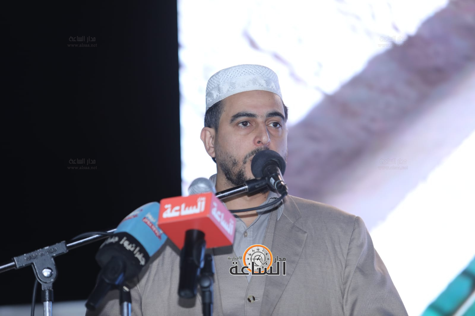 Madar Al-Saa Images 0.07927551403800459