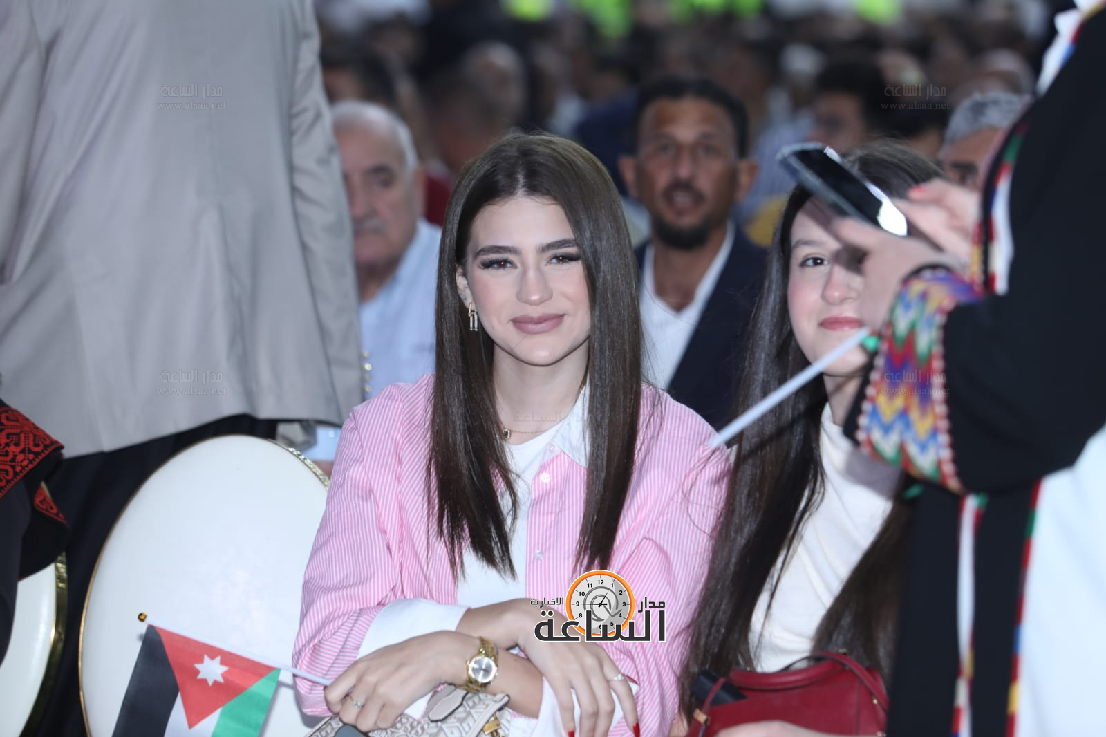 Madar Al-Saa Images 0.4957066031844639