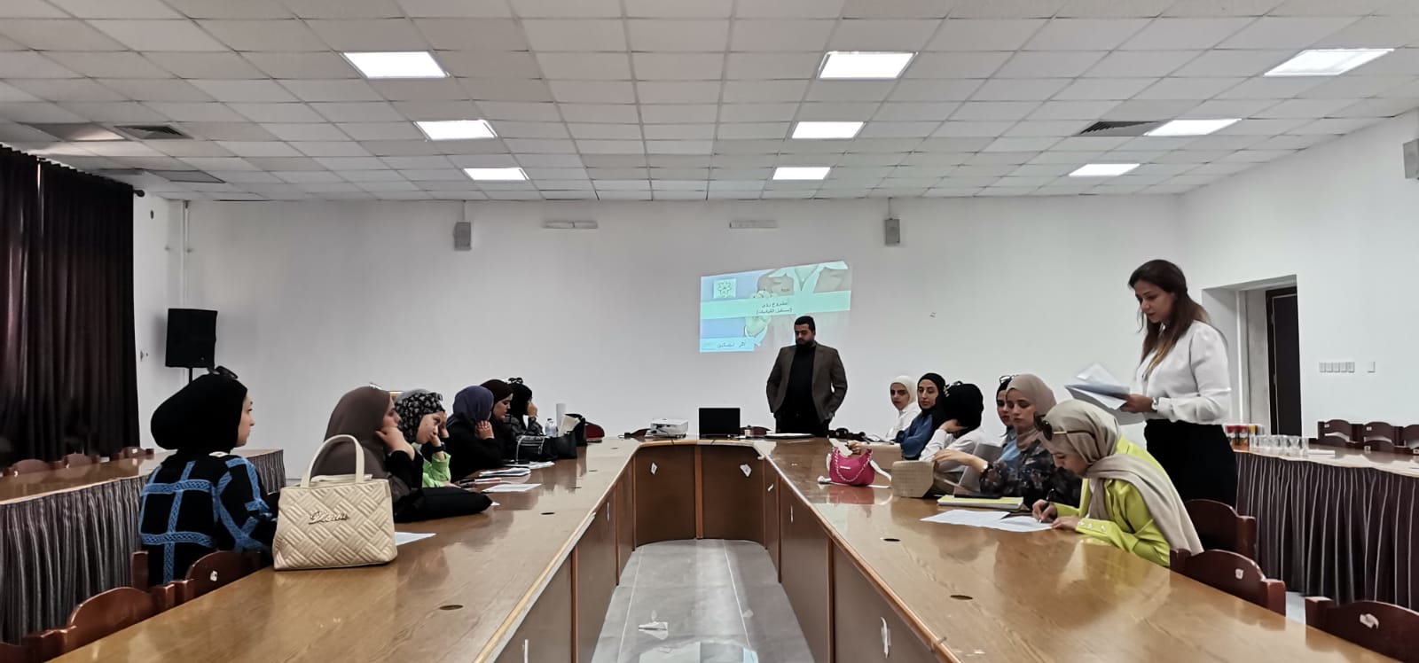 Madar Al-Saa Images 0.918743611386841