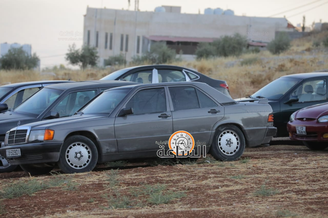 Madar Al-Saa Images 0.6521548394250856