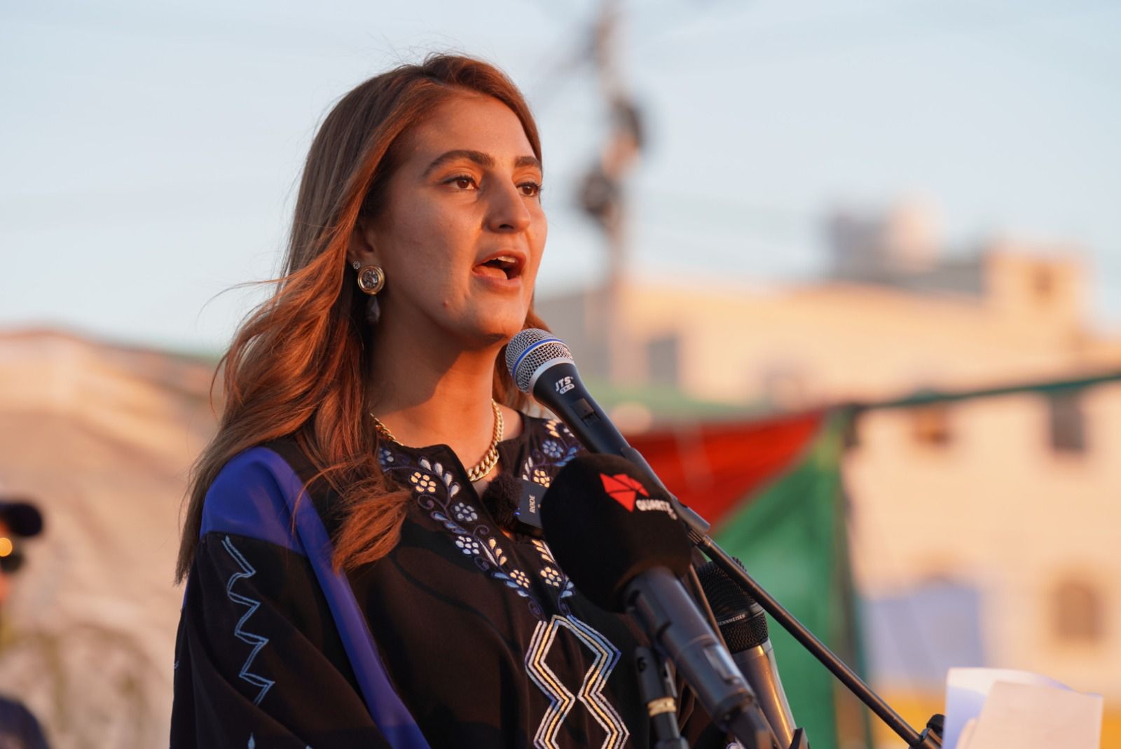 Madar Al-Saa Images 0.8889467374161566