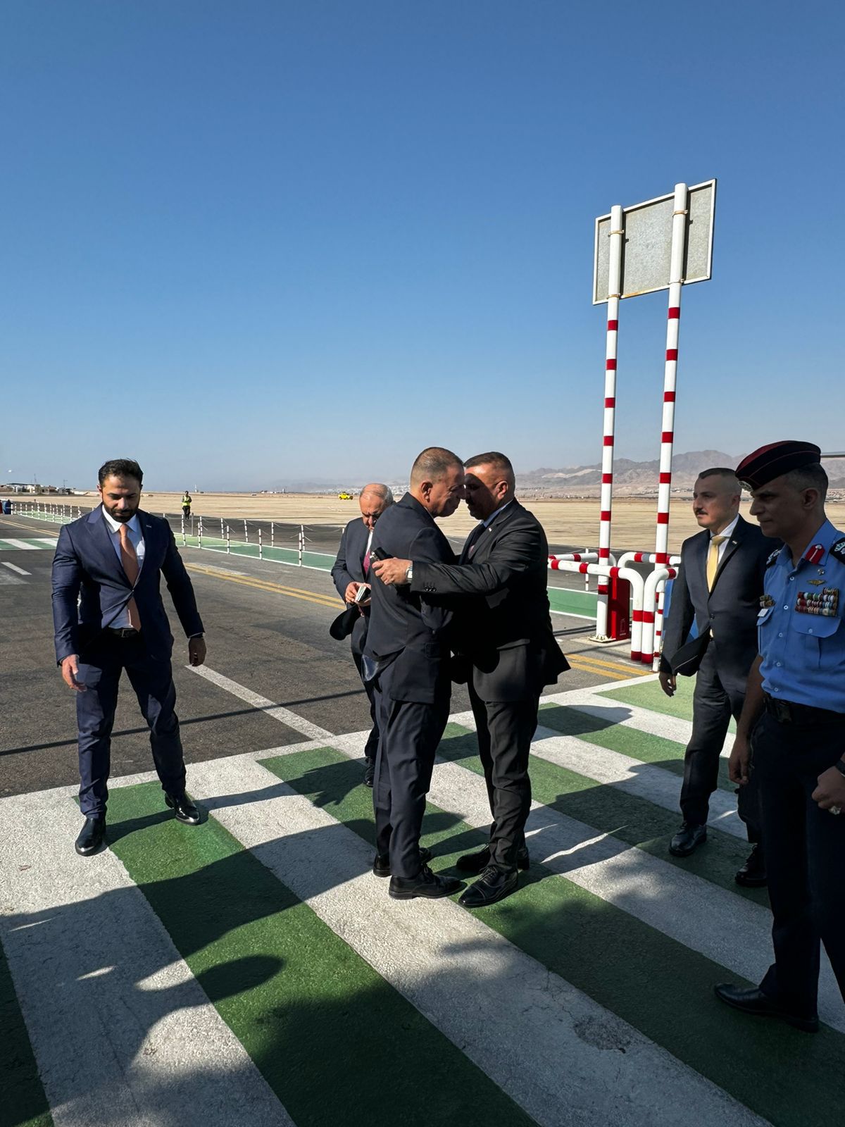 Madar Al-Saa Images 0.044727944970207156