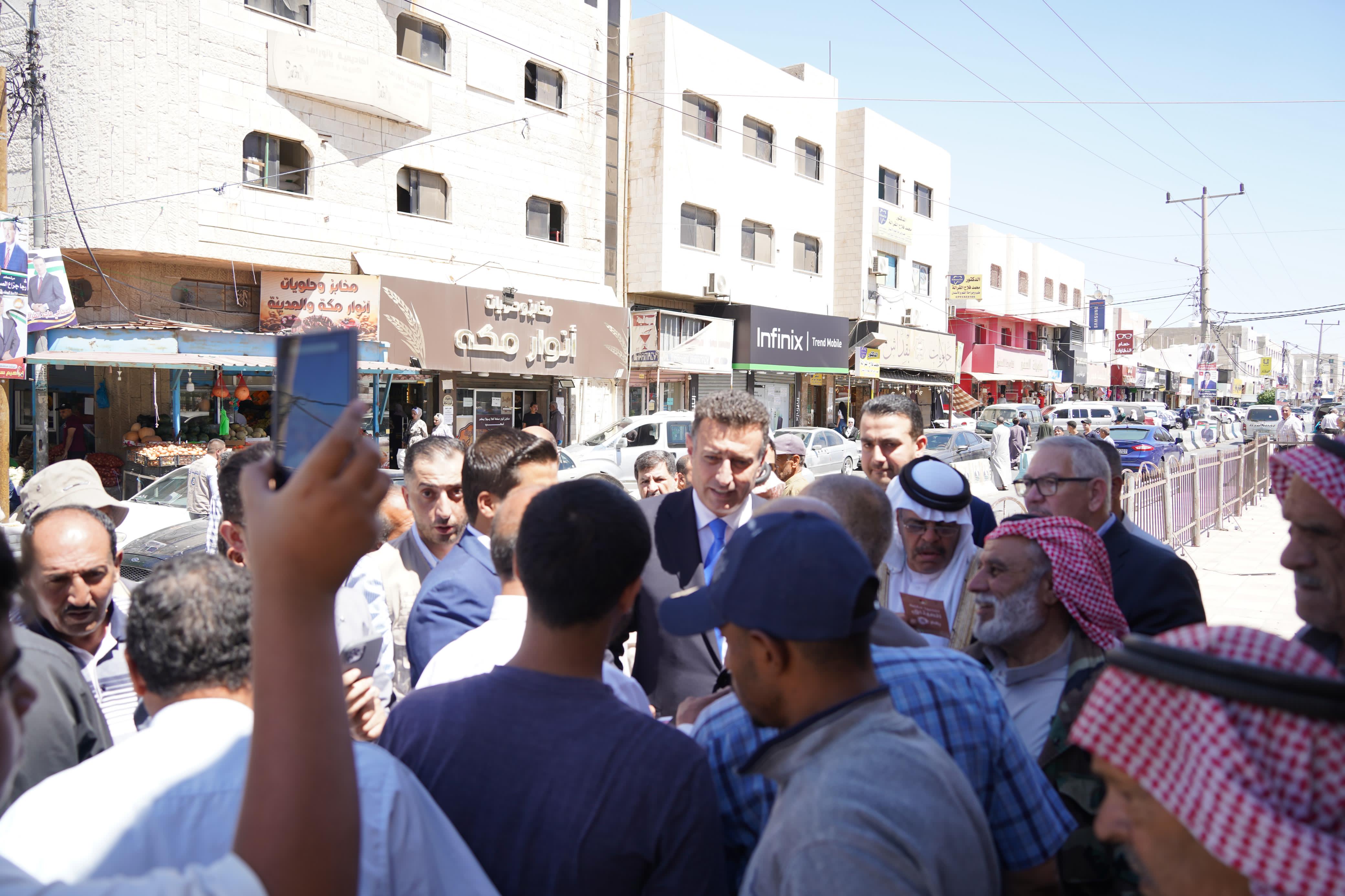 Madar Al-Saa Images 0.43013597234616063