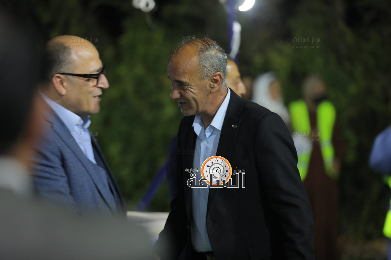 Madar Al-Saa Images 0.048511992708456075