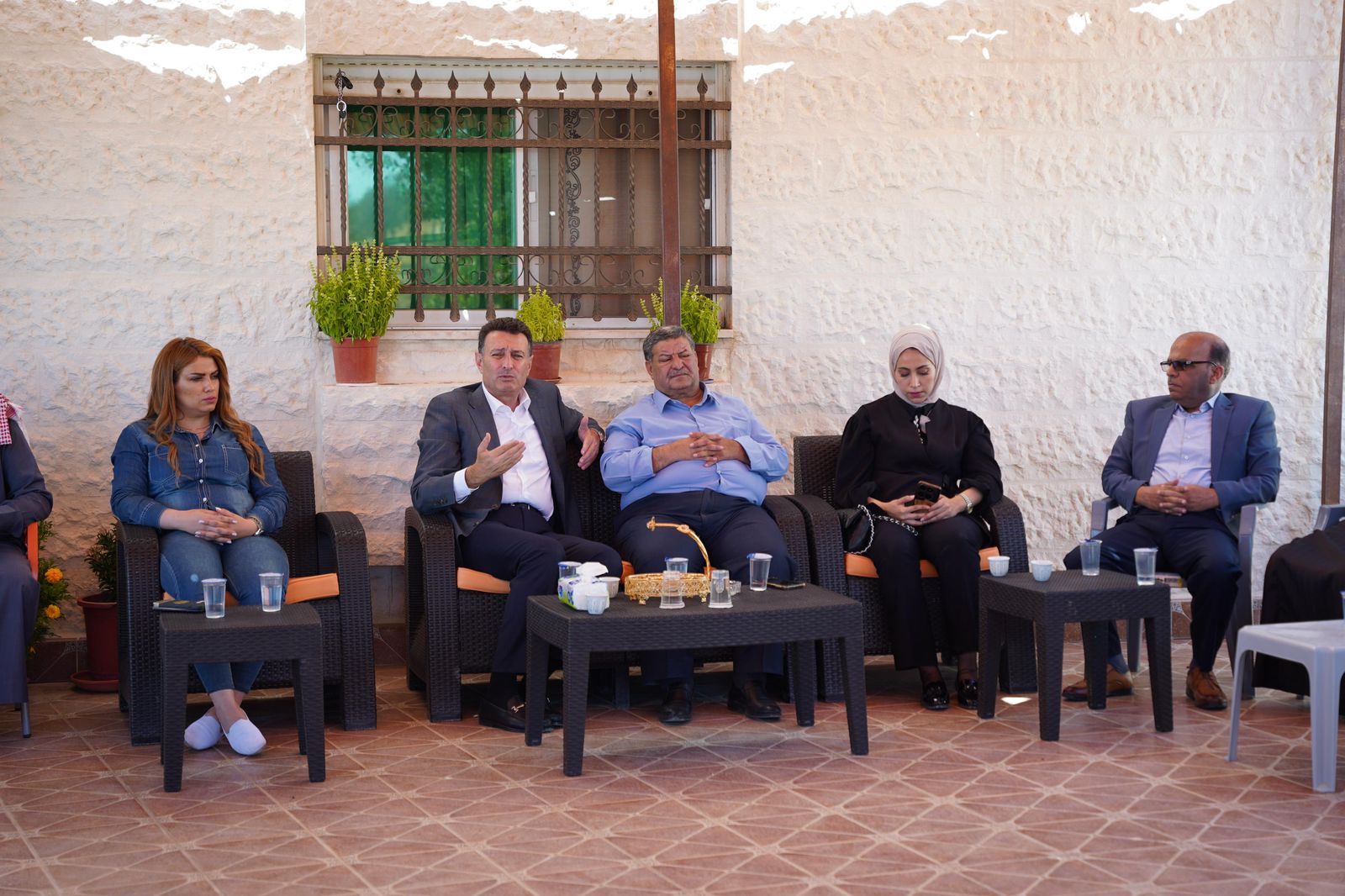 Madar Al-Saa Images 0.05076192616758779