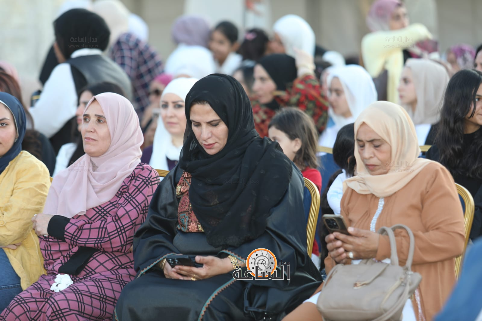 Madar Al-Saa Images 0.41093007586574615