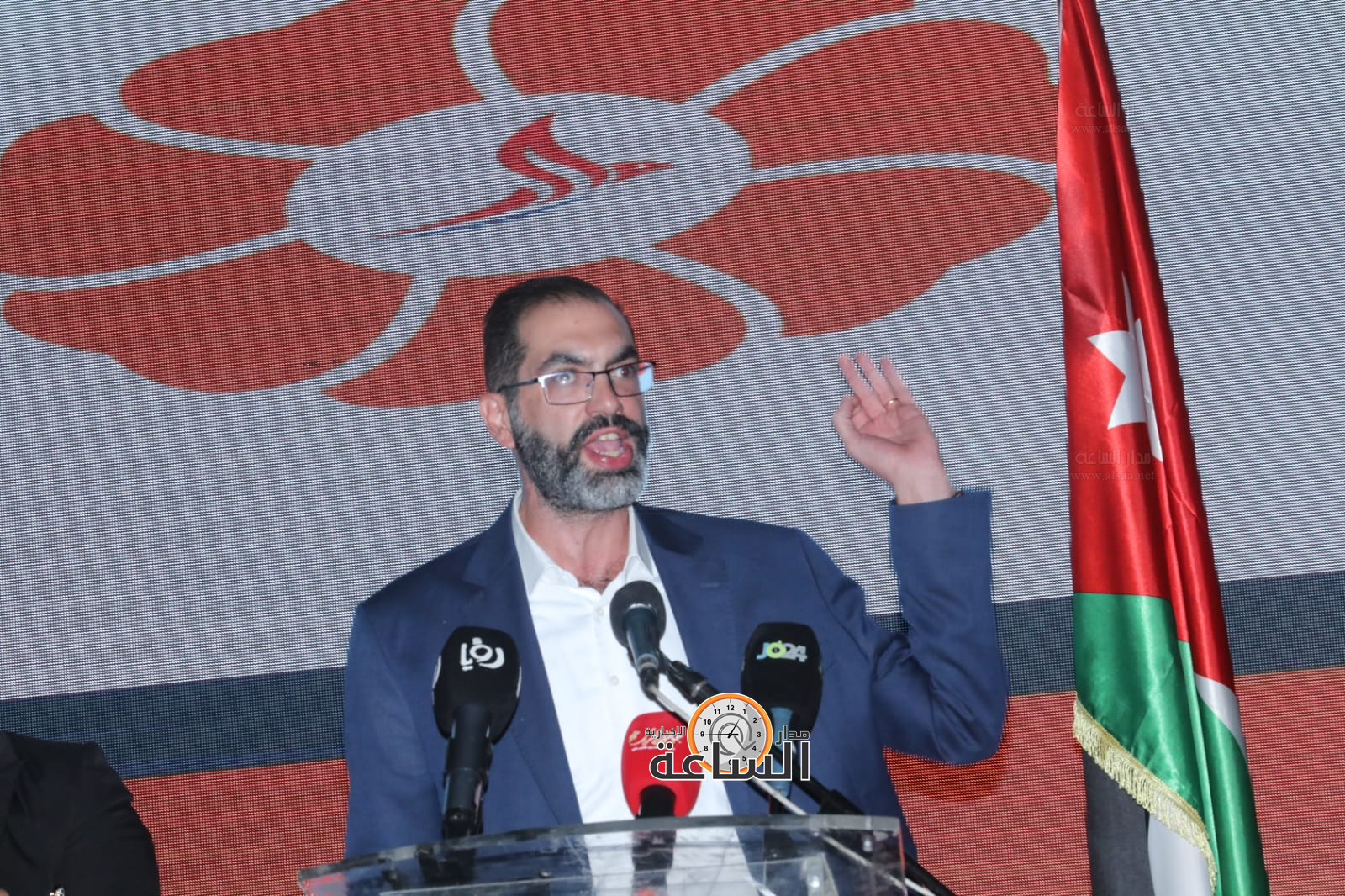 Madar Al-Saa Images 0.30003743122216986