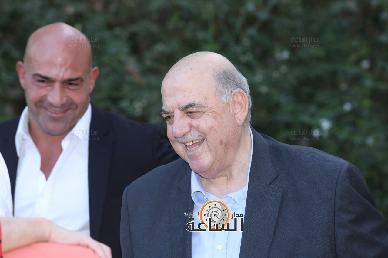 Madar Al-Saa Images 0.035371478709049775