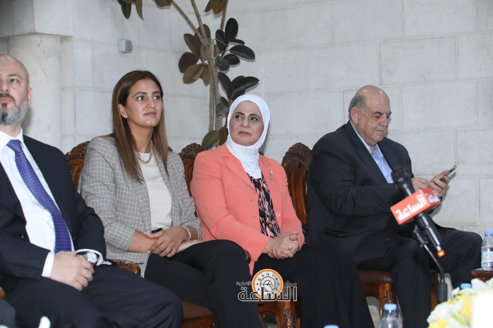 Madar Al-Saa Images 0.9365653806946634