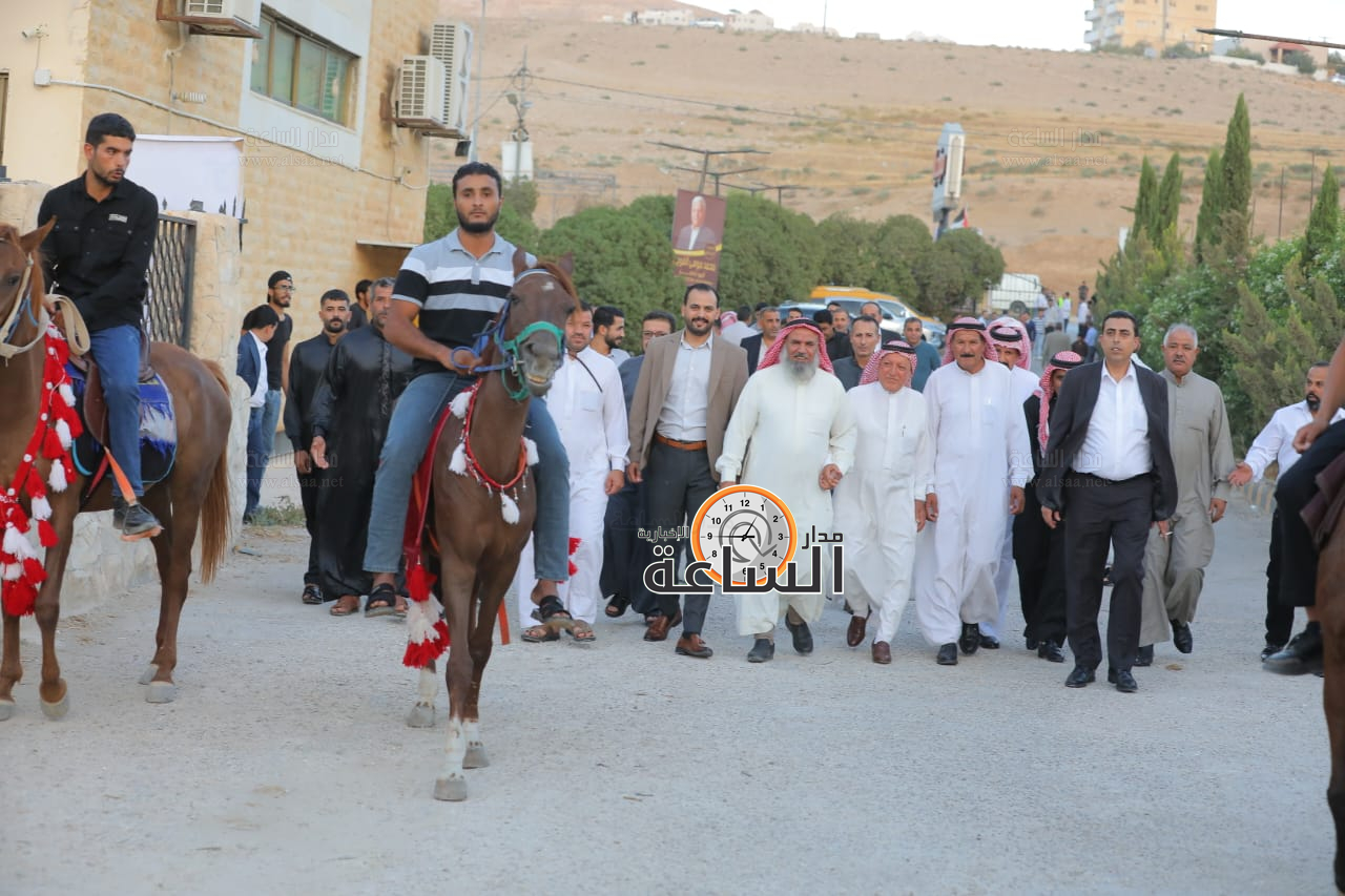 Madar Al-Saa Images 0.28502994953043115