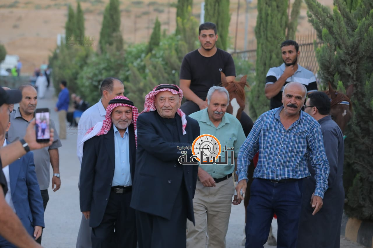 Madar Al-Saa Images 0.10958834775466242