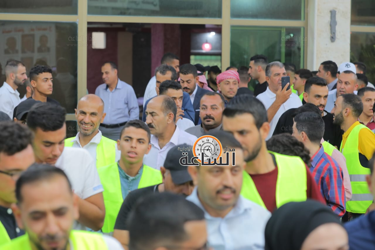 Madar Al-Saa Images 0.384341723389523