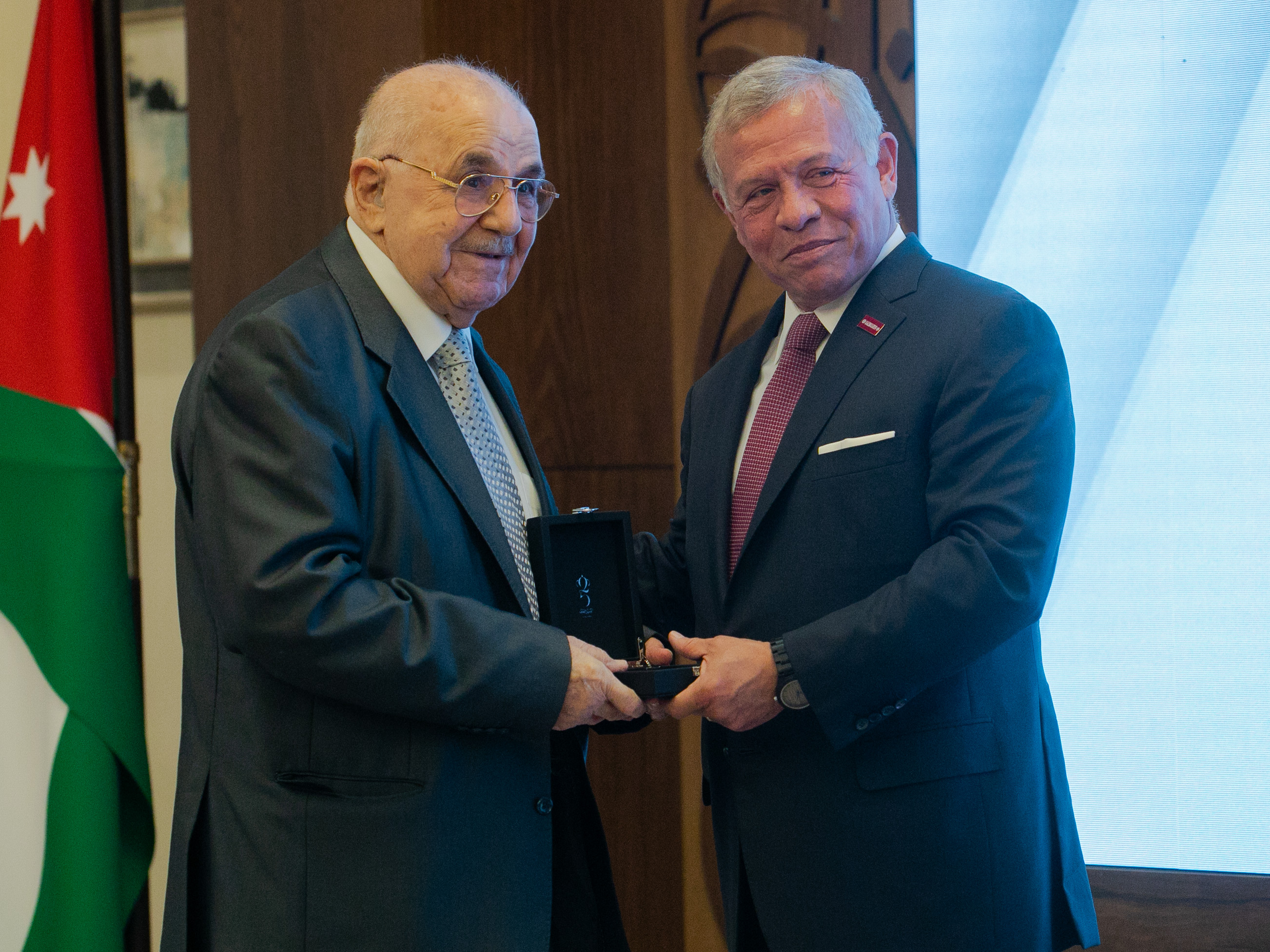 Madar Al-Saa Images 0.49608884024139344