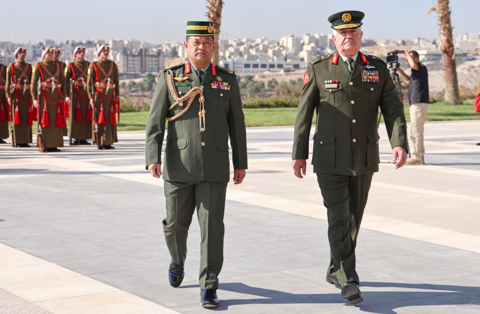 Madar Al-Saa Images 0.4679811126674951