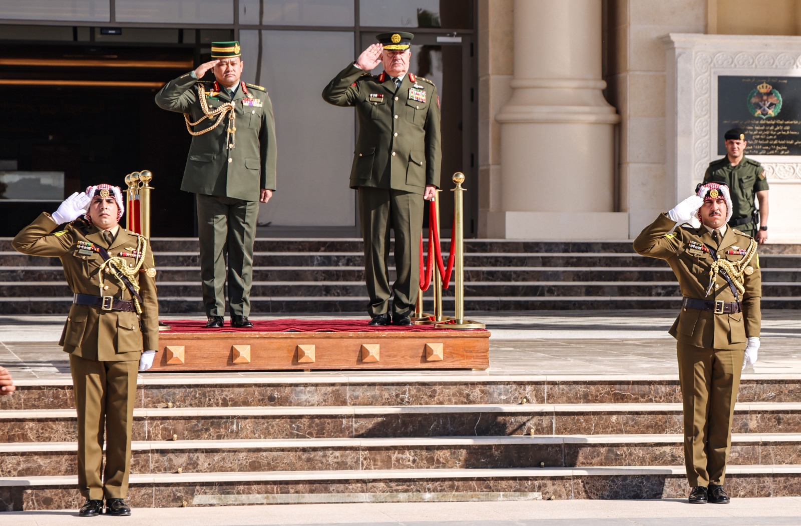 Madar Al-Saa Images 0.1410242257473997