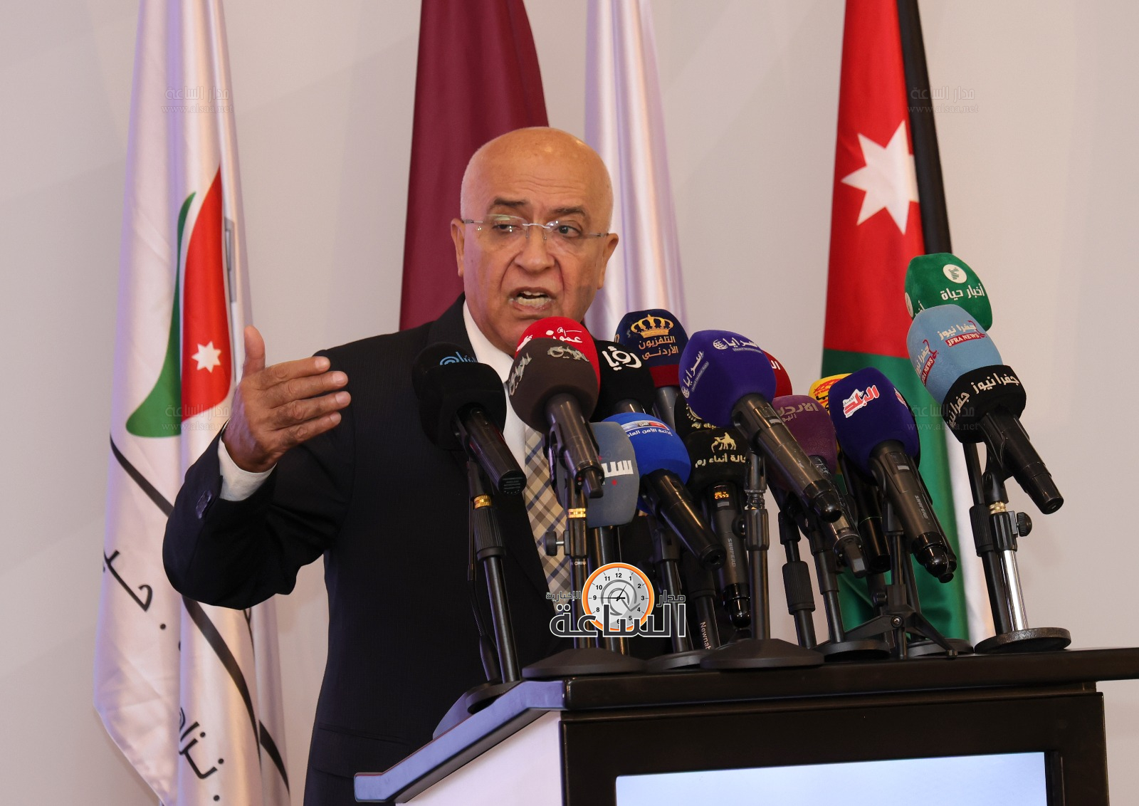 Madar Al-Saa Images 0.3750915222279243