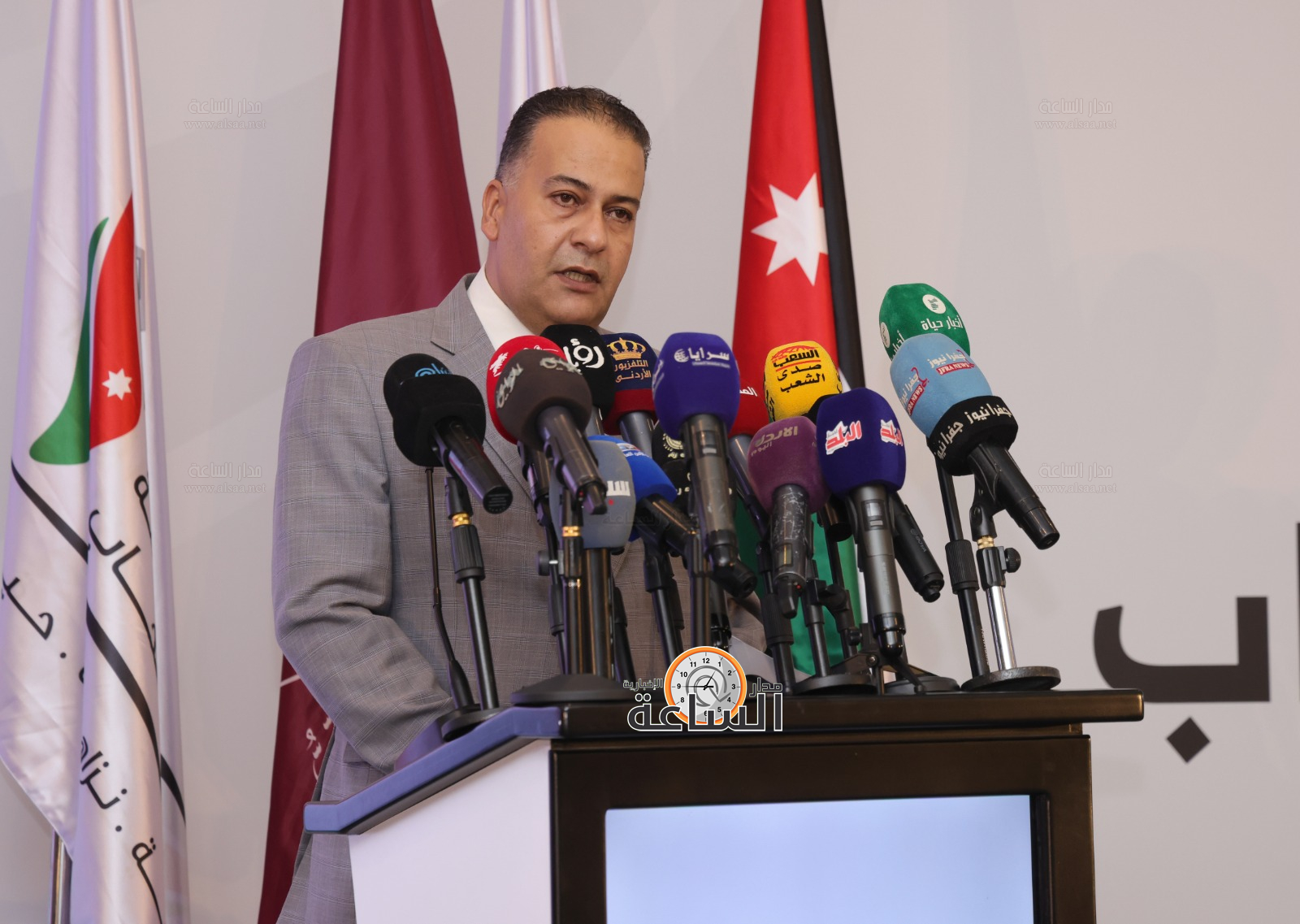 Madar Al-Saa Images 0.9857592418528724