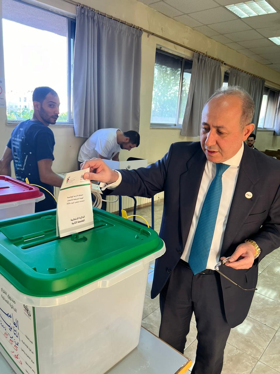 Madar Al-Saa Images 0.48809063204304093