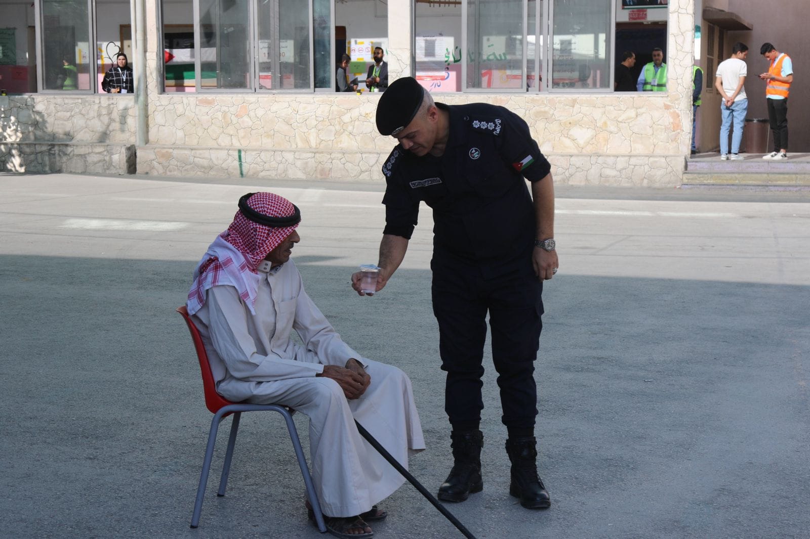 Madar Al-Saa Images 0.4379796225834969