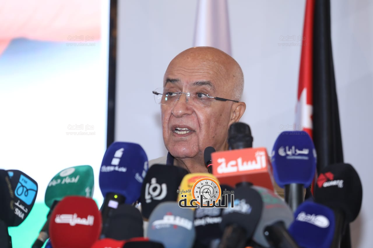 Madar Al-Saa Images 0.46128851088512146