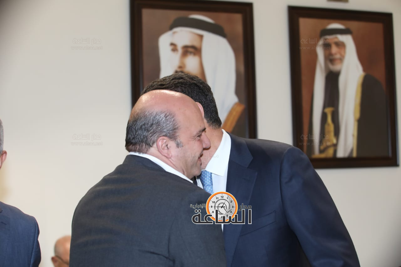 Madar Al-Saa Images 0.8806727593982187