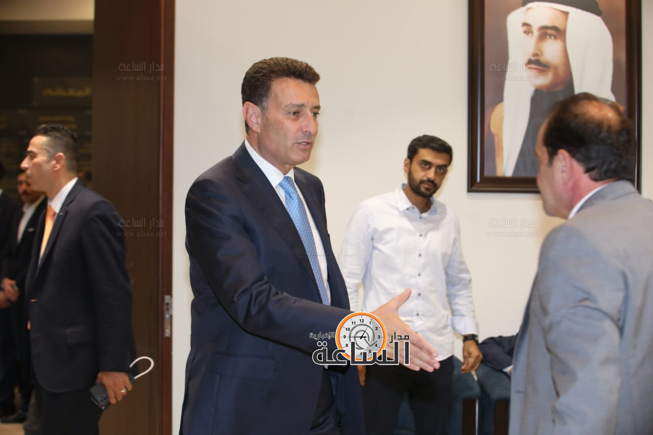 Madar Al-Saa Images 0.35056667098459715