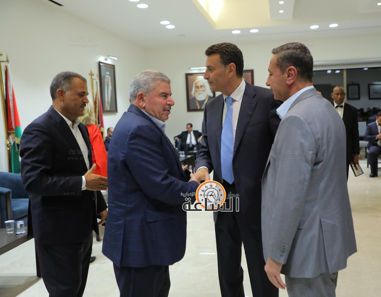 Madar Al-Saa Images 0.4700388436868661