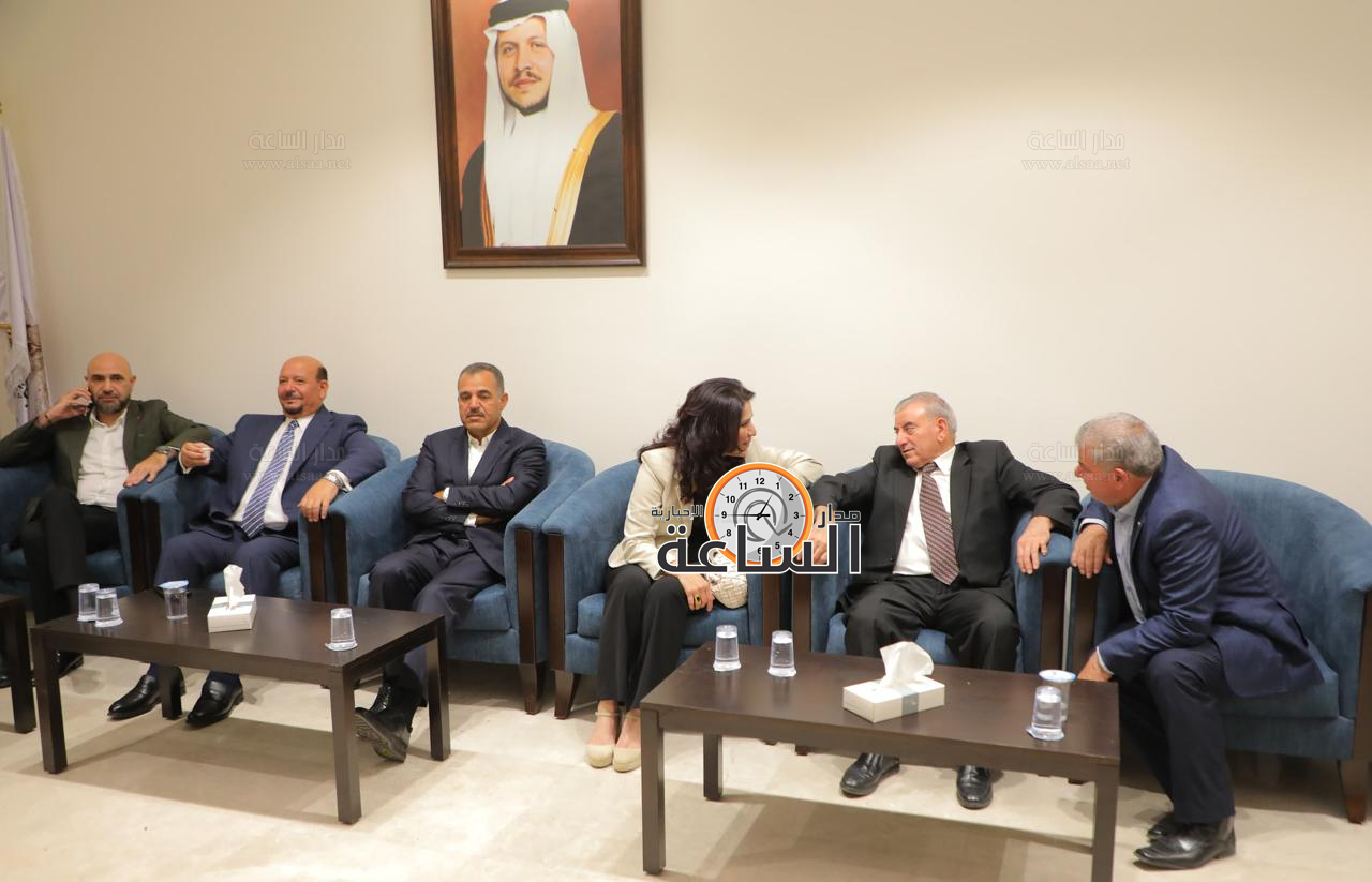 Madar Al-Saa Images 0.9691384814397237