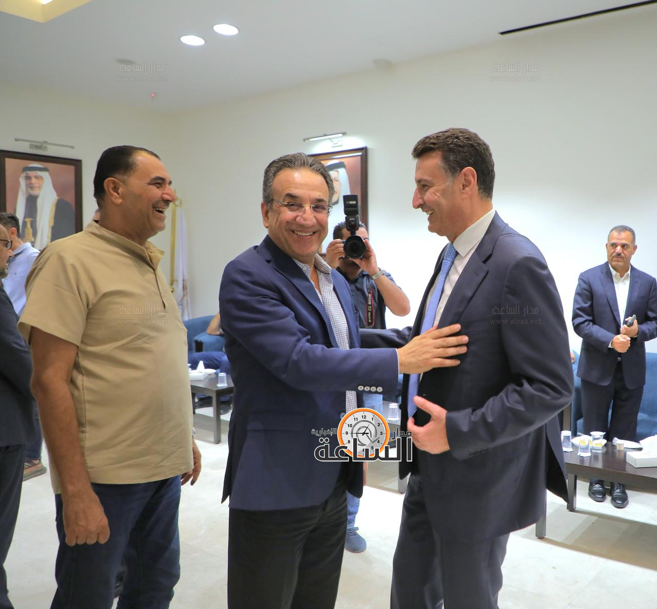 Madar Al-Saa Images 0.5995109010089796