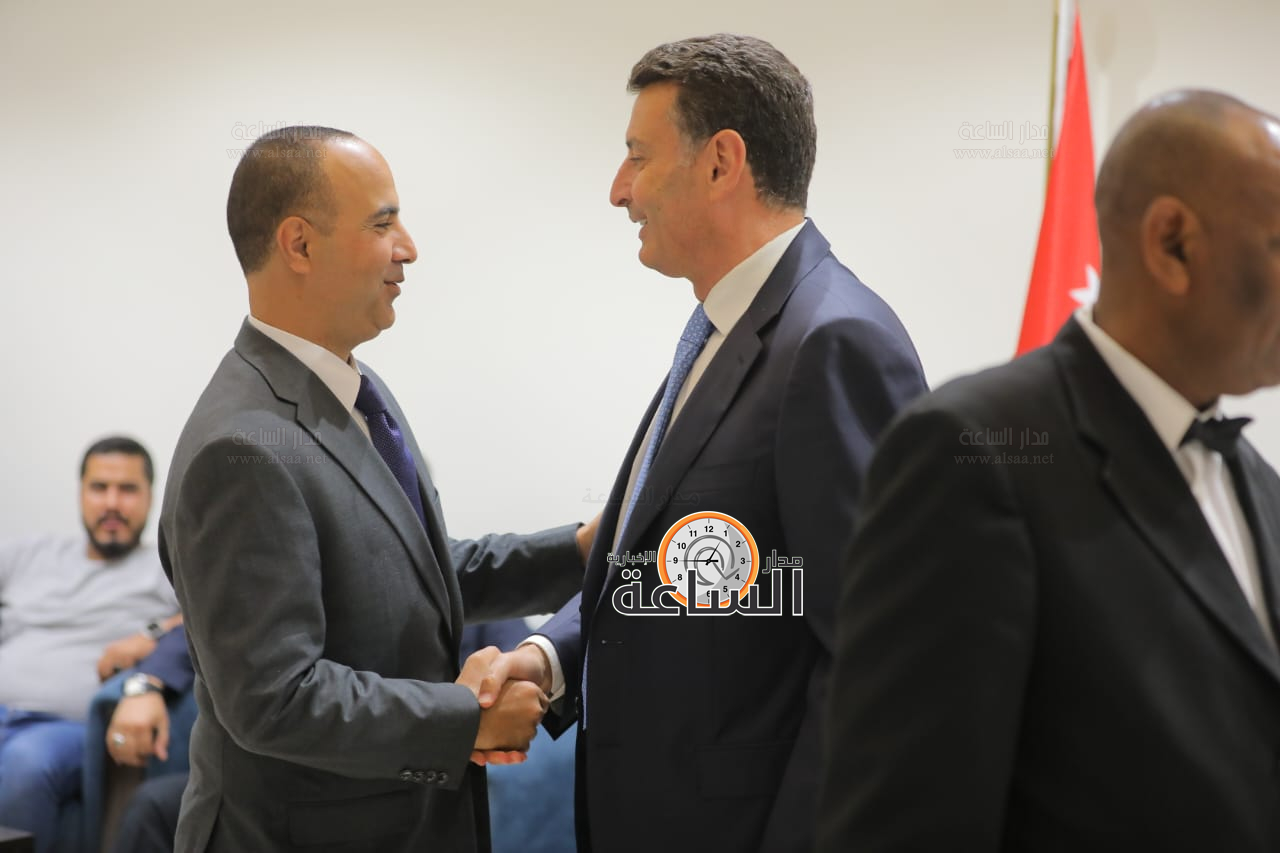 Madar Al-Saa Images 0.3968585168456489