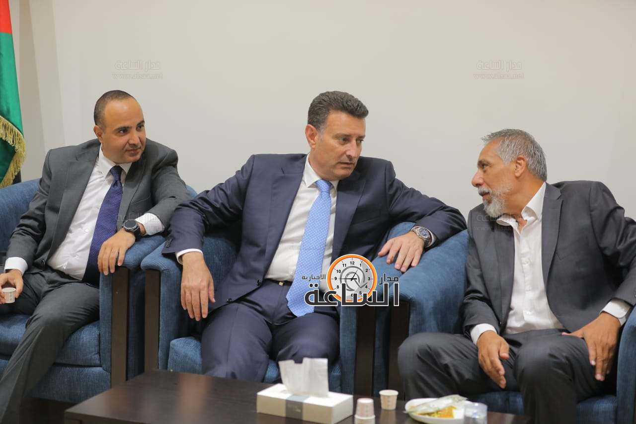 Madar Al-Saa Images 0.9056642593935695