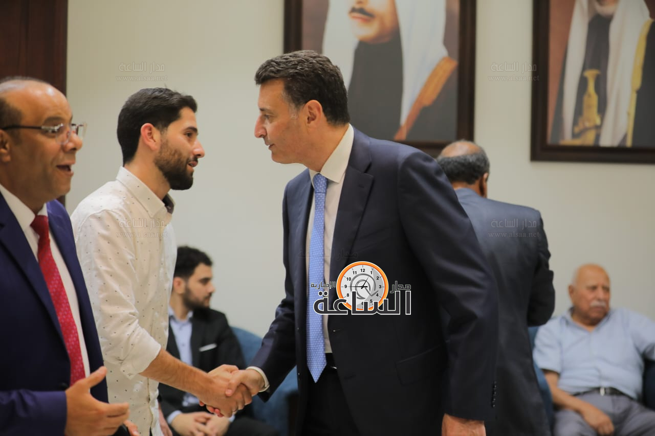 Madar Al-Saa Images 0.38142098675414604