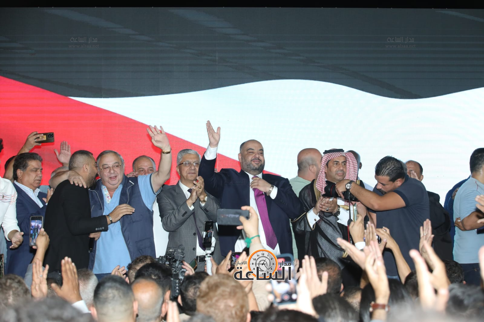 Madar Al-Saa Images 0.7388642317418654