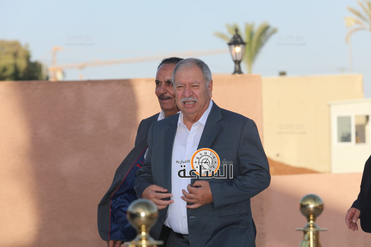 Madar Al-Saa Images 0.444946509070411