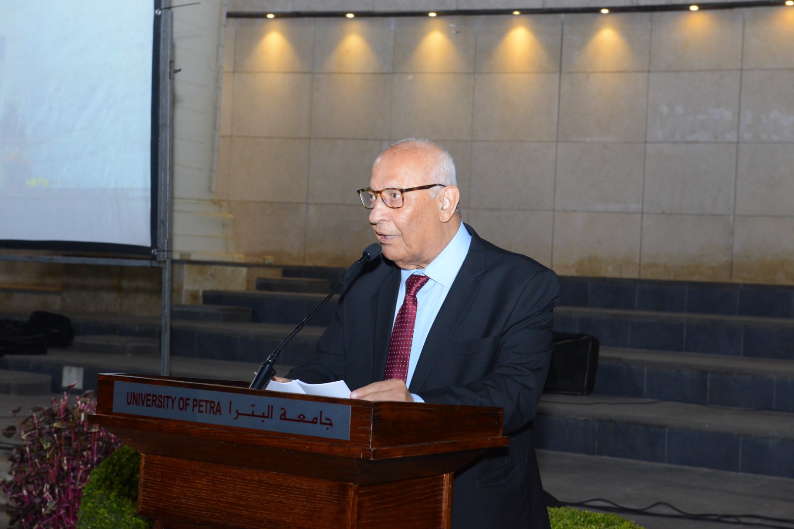 Madar Al-Saa Images 0.607241259272665